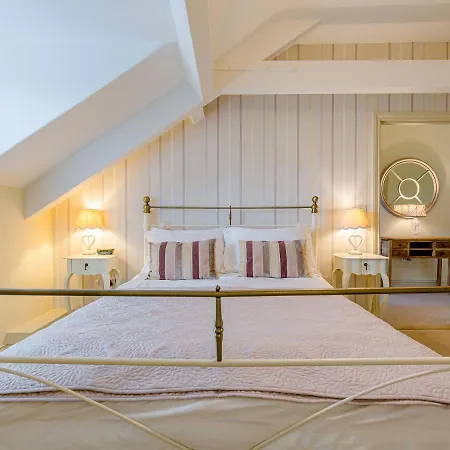 Oak House *
